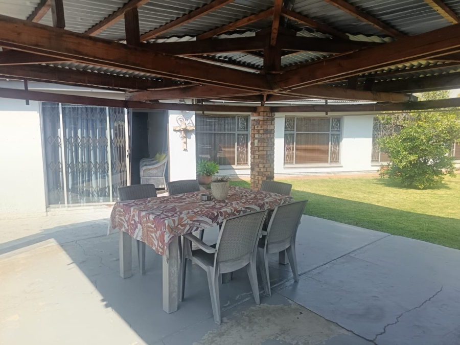 4 Bedroom Property for Sale in Carters Glen Northern Cape
